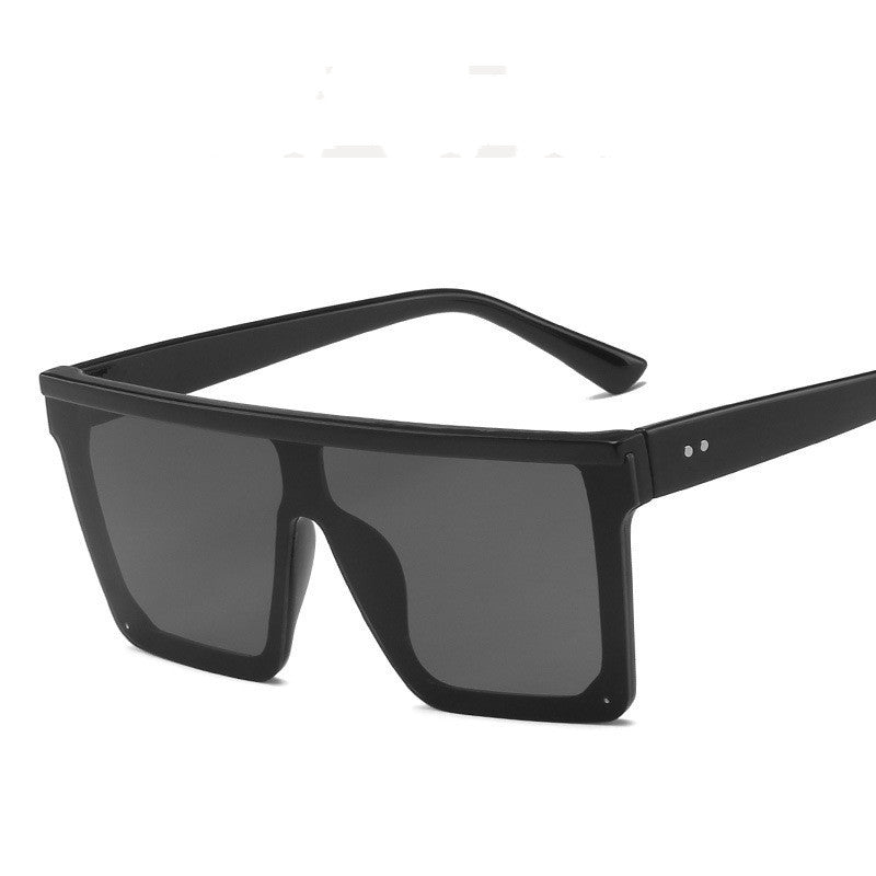 Retro Fashion Sunglasses for Men and Women with Classic Rice Nail Design