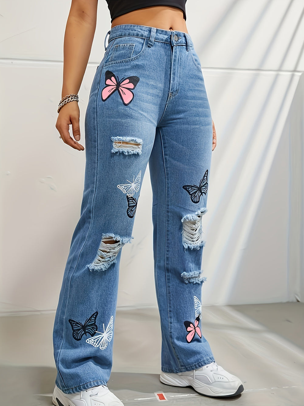 Trendy High-Waist-Jeans mit Schmetterlings-Print im Used-Look und geradem Bein für Damen