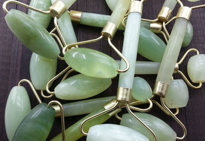 Beauty Jade Roller Set für Gesichtsmassage - Schönheitswerkzeug aus Naturstein