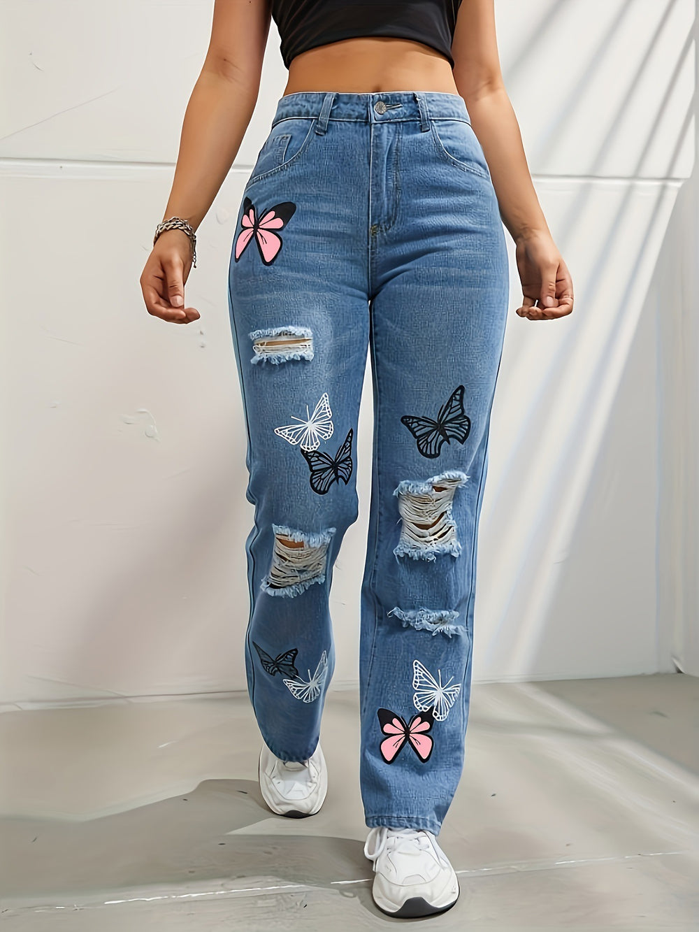 Trendy High-Waist-Jeans mit Schmetterlings-Print im Used-Look und geradem Bein für Damen