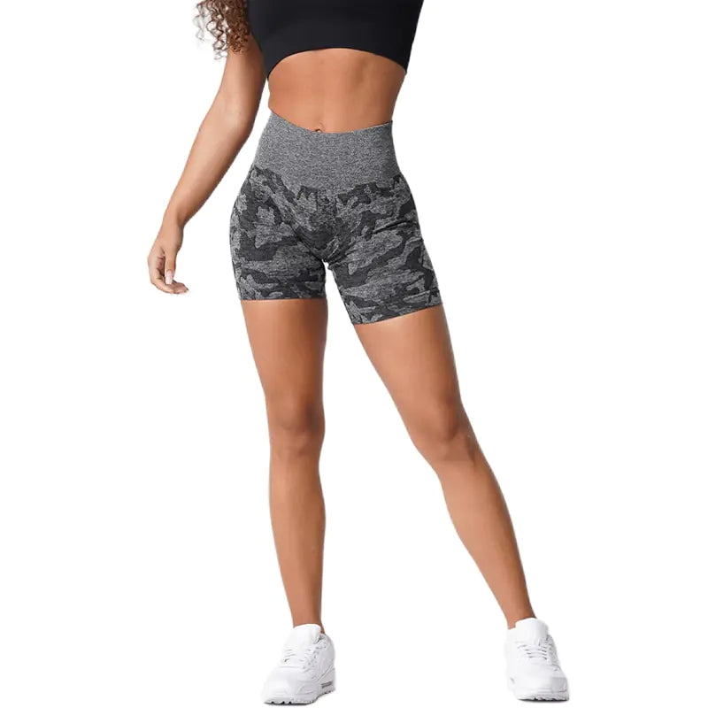 Urban Edge Camo Seamless Shorts für stylische Performance