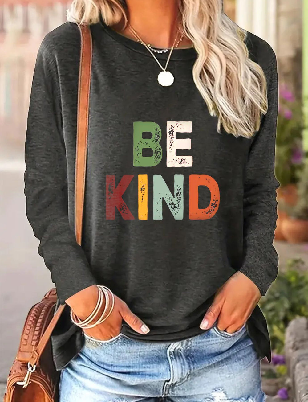 Women's Relaxed Fit Long-Sleeve Tee for Spring and Fall