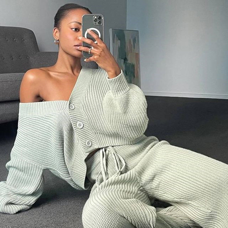 Chic Women's Two-Piece Sweater and Trousers Set with Long Sleeves