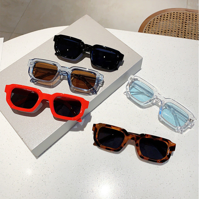 Retro Square Sunglasses with European and American Charm