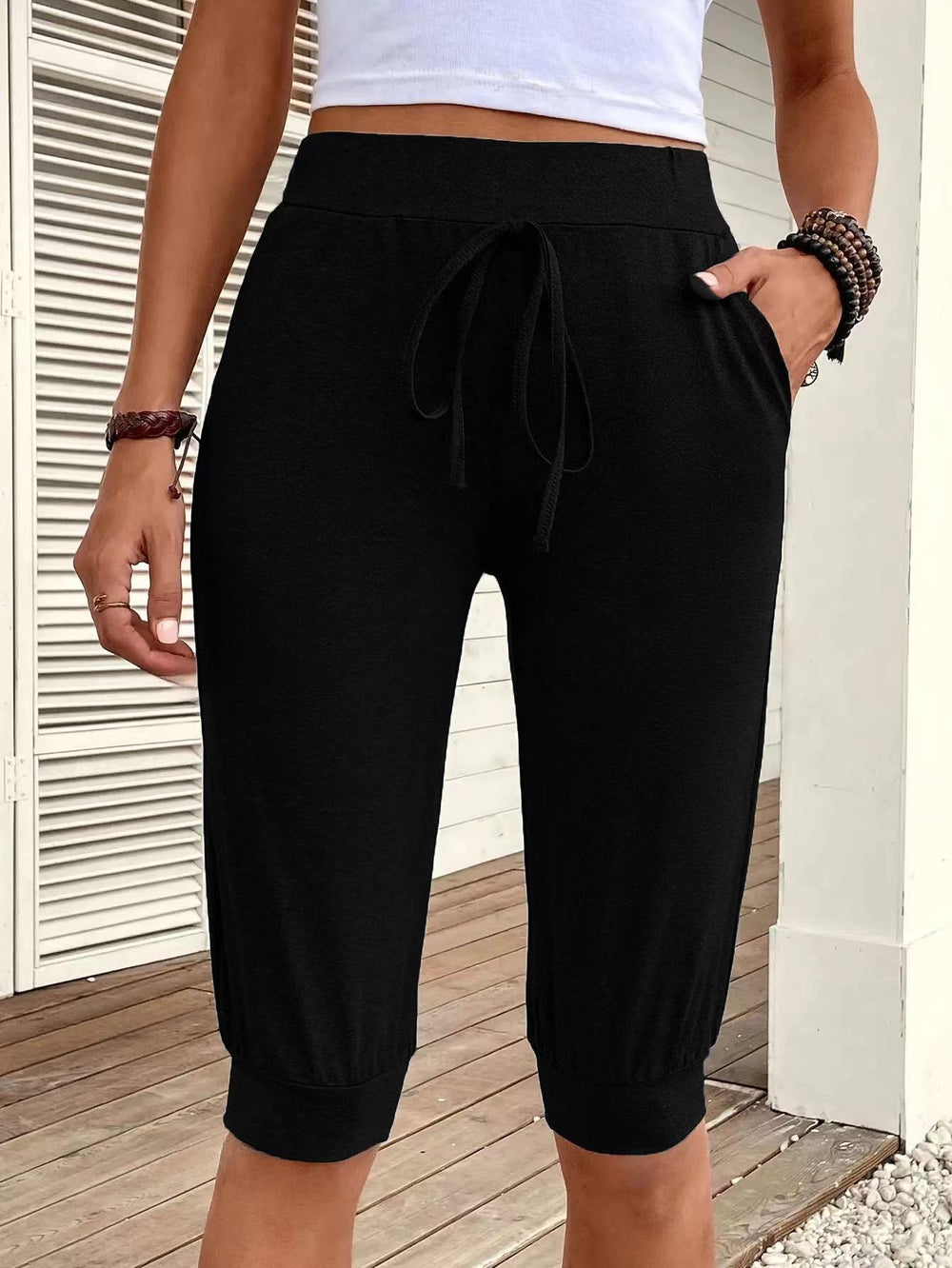 Women's Cropped Straight Leg Yoga Pants with Pockets