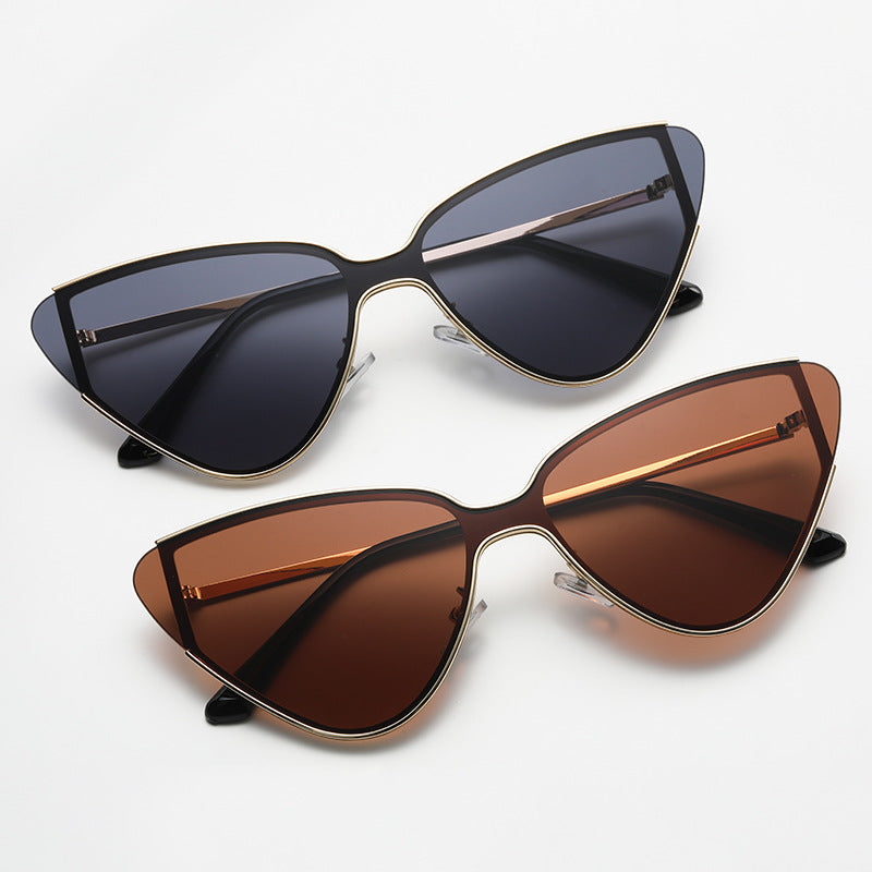 Stylish Retro Sunglasses with Cat Eye Design for Women