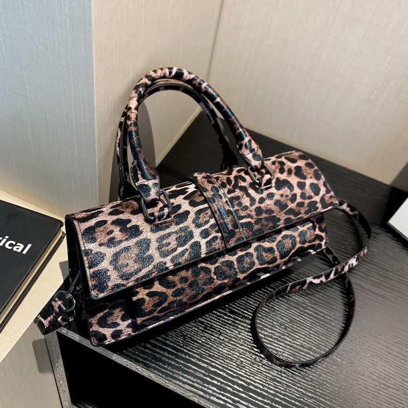 Borsa a tracolla retrò con stampa leopardata - Borsa a mano strutturata con stile urbano