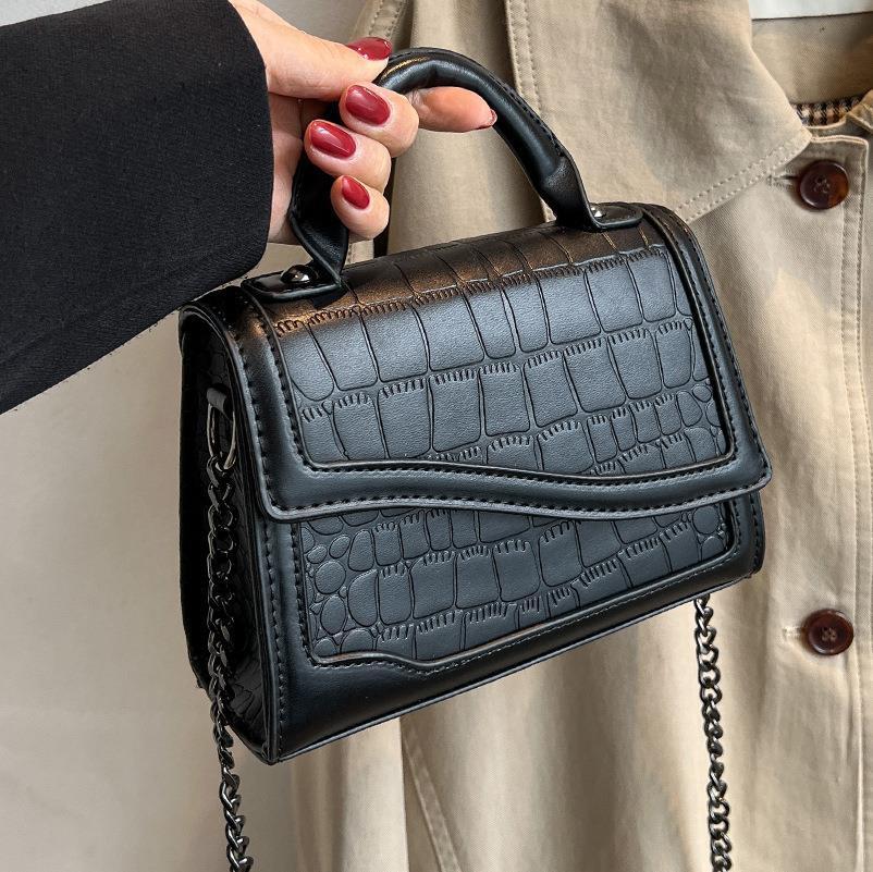 Vintage Chic Crocodile Pattern Clamshell Bag for Women