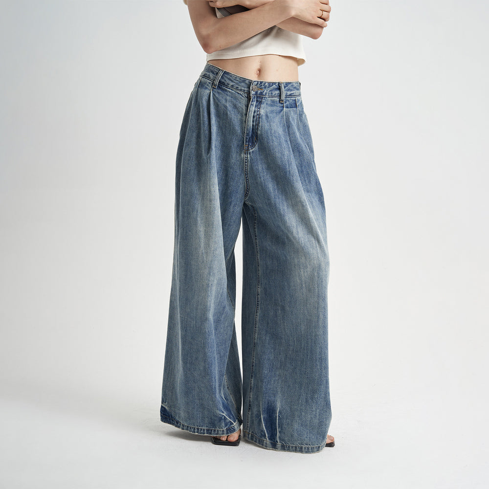 Neue lockere, verwaschene Jeans für Damen im Herbst