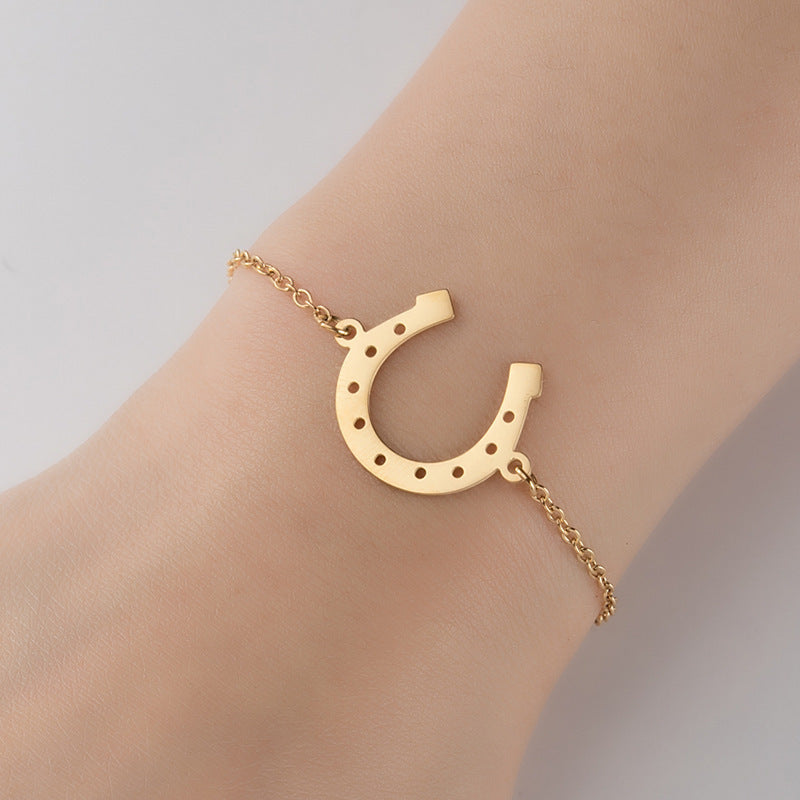 Elegant 18K Gold Women's Simple Horseshoe Charm Bracelet