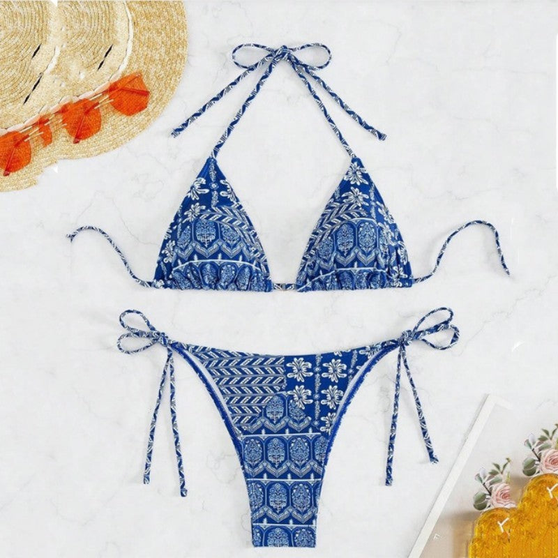 Bikini alla moda con spacco e dettaglio di fasciatura con cuciture stampate - Beachwear Beauty