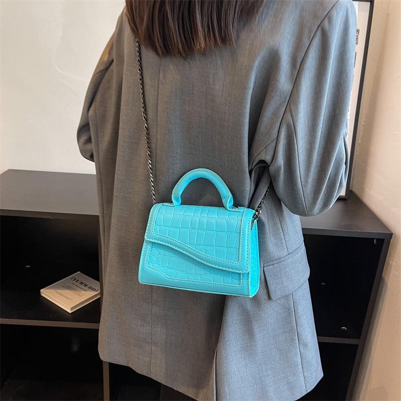 Vintage Chic Crocodile Pattern Clamshell Bag for Women