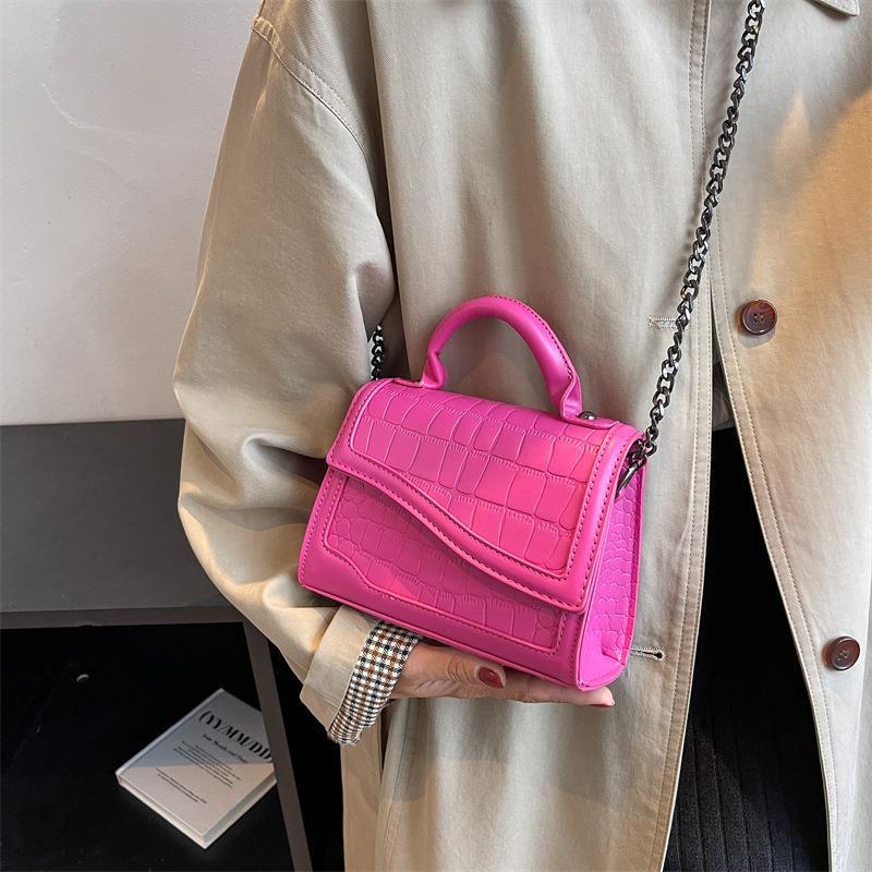 Vintage Chic Crocodile Pattern Clamshell Bag for Women