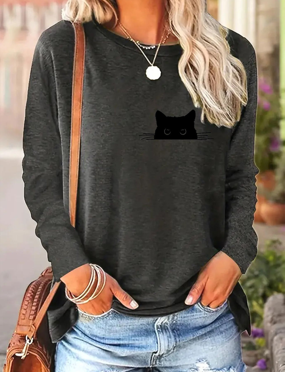 Ladies' Comfortable Long-Sleeve Tee for Spring and Fall