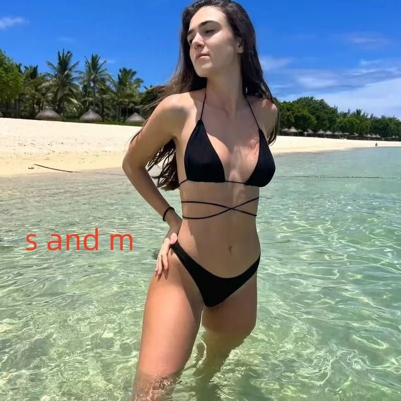 Bikini con fascia da spiaggia nera in tessuto traspirante