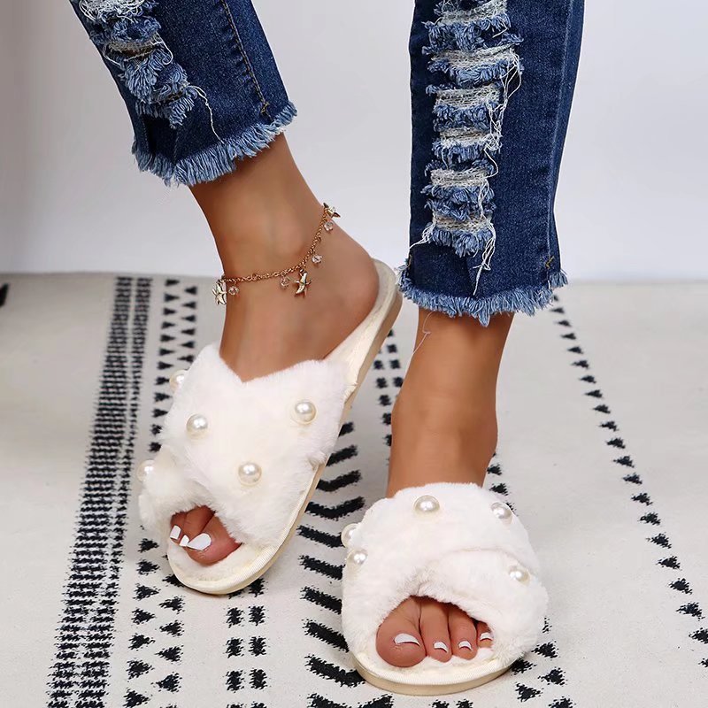 Cozy Pearl-Embellished Slippers for Women - Indoor and Outdoor Comfort