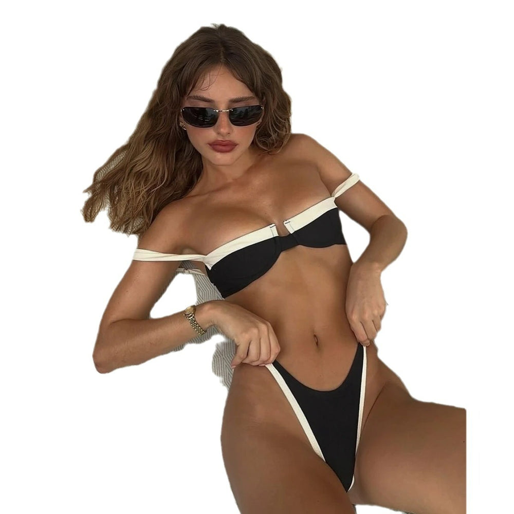 Stilvolles Damen-Bikini-Set mit Nähten in Schwarz