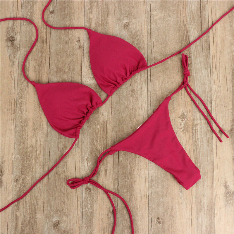 Elegante set bikini con scollo all'americana e spacchi allacciati in tessuto di seta al latte