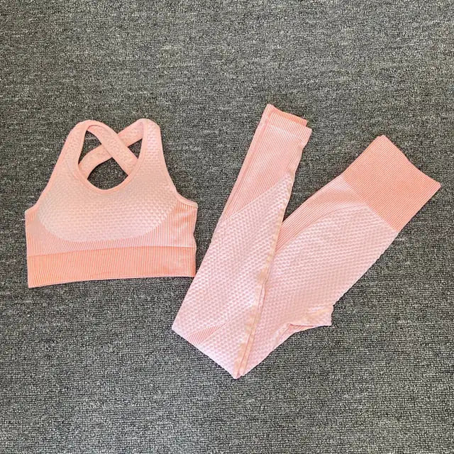 Seamless Women's Yoga Set - Elevate Your Practice with Enhanced Comfort and Style